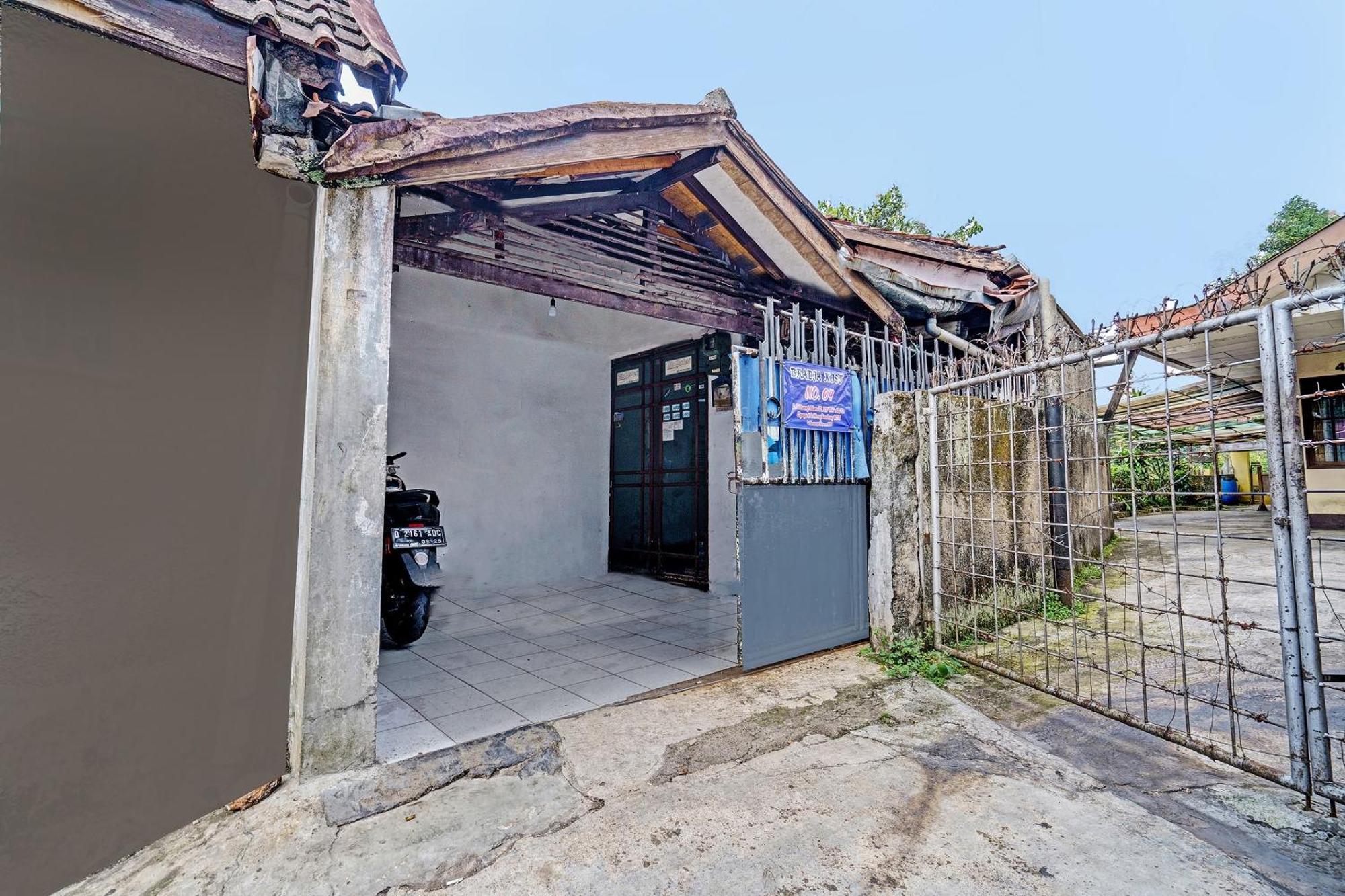 Oyo Life 92709 Kost Teras Cikapundung Syariah Hotel Bandung Kültér fotó